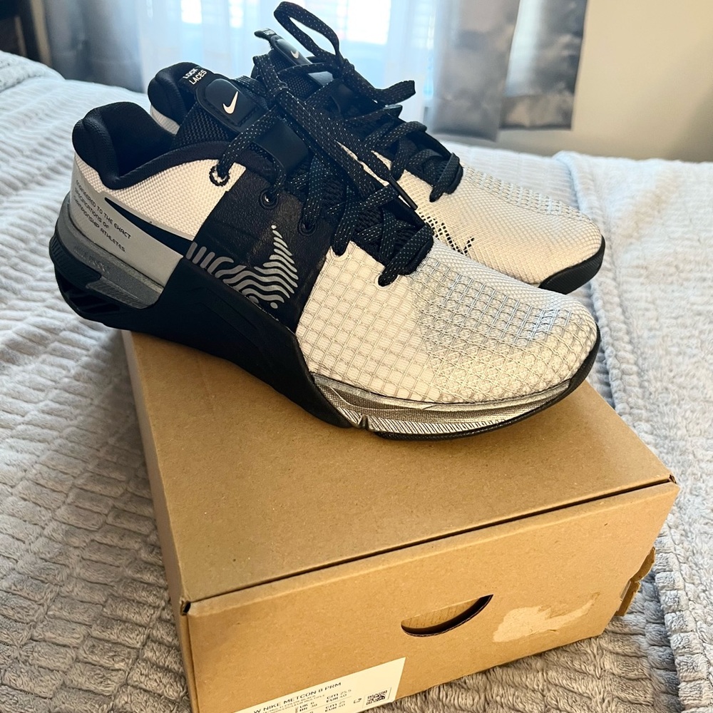 nike metcon 8 premium women's size 8.5